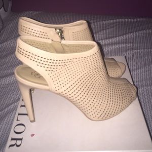 New Ann Taylor Marissa Cutout Shoetie size 10